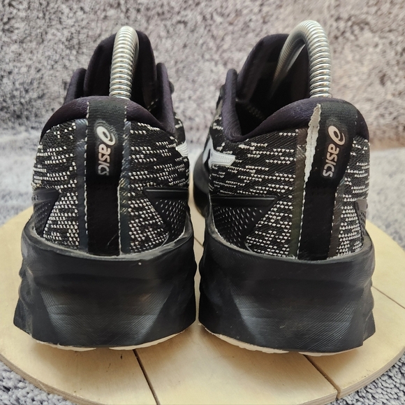 Asics Novablast 2 Black Running Shoes Sneakers Men's Size 8 - Picture 7 of 9
